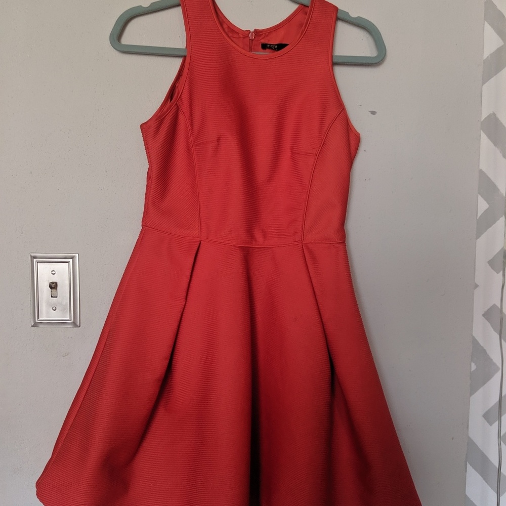 Dress - Picture 4 of 5